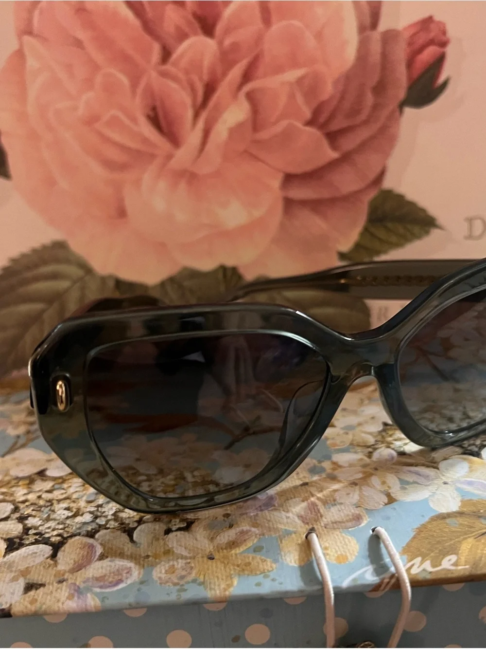 Tory Burch sage green Gloss Logo large cat eye Sunglasses
